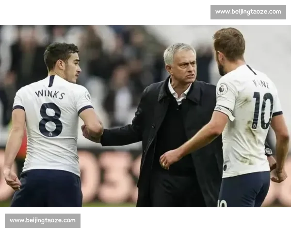 朗尼克曝猛料！阿拉巴重伤前拜仁曾密议签回，休战超 1 年或改写转会史